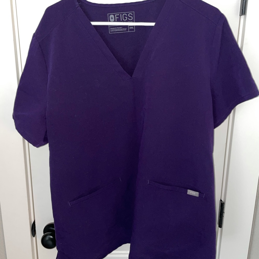 Figs scrub top